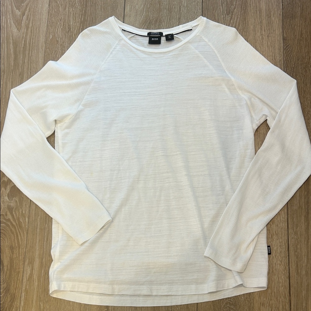 Hugo Boss creamy White Long RaglanSleeve. Sleeve have ribbed detail